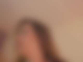 CrystalW's Live Sex Cam Show