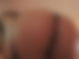 CrystalW's Live Sex Cam Show