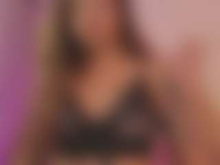 CrystalW's Live Sex Cam Show
