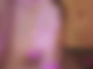 CrystalW's Live Sex Cam Show