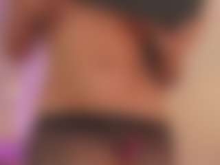 CrystalW's Live Sex Cam Show