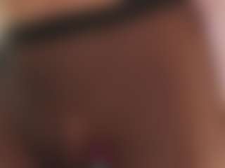 CrystalW's Live Sex Cam Show