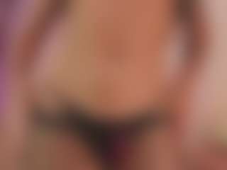 CrystalW's Live Sex Cam Show