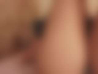 CrystalW's Live Sex Cam Show