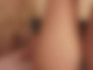 CrystalW's Live Sex Cam Show