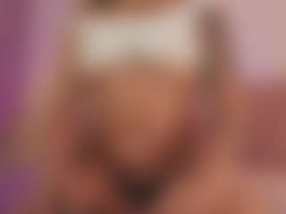 CrystalW's Live Sex Cam Show