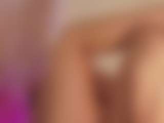 CrystalW's Live Sex Cam Show