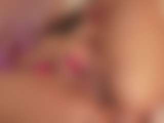 Live cam show with CrystalW - Athletic on Soda Cam