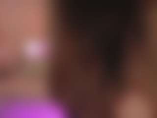 CrystalW's Live Sex Cam Show
