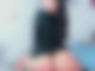 Live cam show with Emily-Parrker - Small Tits on Gym Cam Girls