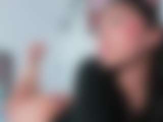 Live cam show with Emily-Parrker - Petite on Sex Cam Show