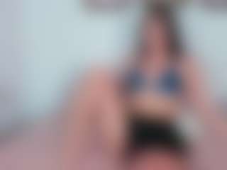 Live cam show with Emily-Parrker - Ass Bouncing on livesuperchat.net