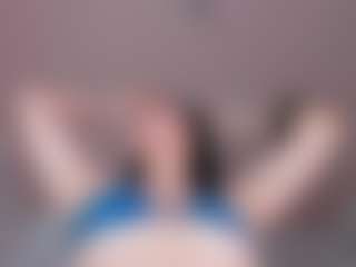 Live cam show with Emily-Parrker - Bedroom on Camiplay Live