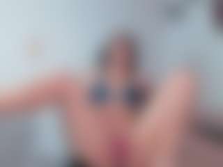 Live cam show with Emily-Parrker - Bedroom Teen (18+) on CamSodaAdn