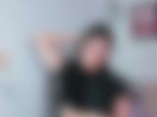 Live cam show with Emily-Parrker - Petite Teen (18+) on CamClone