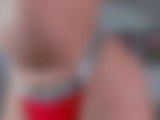 Live cam show with Emily-Parrker - Thong on StripNow