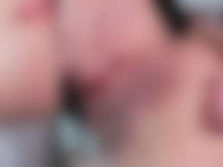 Live cam show with Emily-Parrker - Ass Bouncing on TottyGirls