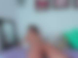 Live cam show with Emily-Parrker - Thong on Soda Cam