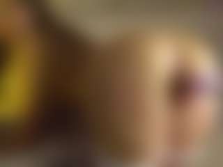 Live cam show with AnnyBangs - Muscle on SpunkLive