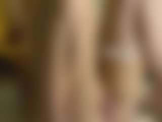 Live cam show with AnnyBangs - Petite on SquirtSoMuch