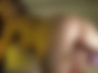 Live cam show with AnnyBangs - Spank on Free Soda