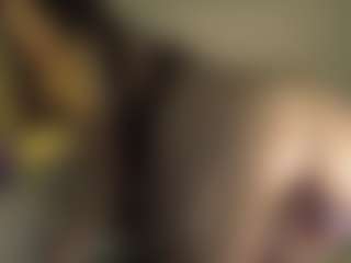 Live cam show with AnnyBangs - Bikini on livesuperchat.net