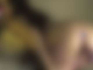 Live cam show with AnnyBangs - Bikini on Milfs Live