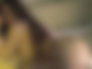 Live cam show with AnnyBangs - Muscle on madthumbs