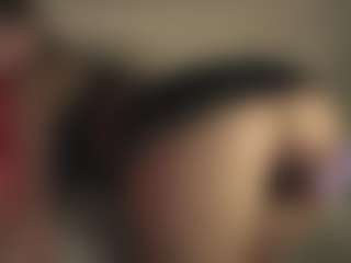 Live-Cam-Show mit AnnyBangs - Latina Petite auf Camsoda