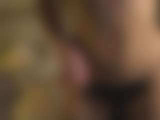 Live cam show with AnnyBangs - Muscle on Cam Slut