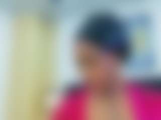 Live-Cam-Show mit LILISANTOS - Granny auf Camsoda