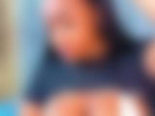 Live-Cam-Show mit LILISANTOS - Tattoos Granny auf Camsoda