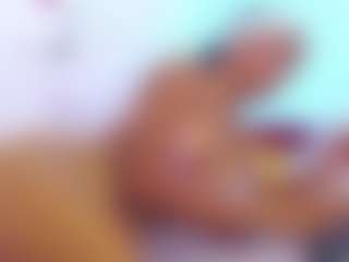 Live cam show with Sarah Parker - Brown Eyes on Fit Hotties