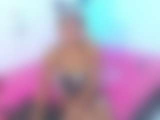Live cam show with Sarah Parker - Brown Eyes Red Hair on Camsoda