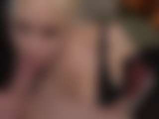 Live cam show with Katesdesire - Strip on Camsoda