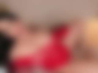 Live cam show with Susi - Public Curvy on intimatelivegirls.com