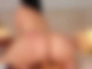 Live cam show with Susi - Public Big Tits on livesuperchat.net