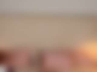 Live cam show with Susi - Public Curvy on Milf Play