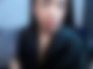 Live cam show with CallmeAmber - Petite MILF on xDating