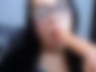 CallmeAmber MILF webcam performer live streaming