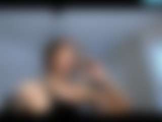 JinnyGold MILF webcam performer live streaming