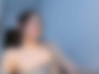 JinnyGold MILF webcam performer live streaming