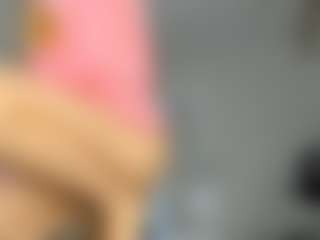 JinnyGold MILF webcam performer live streaming