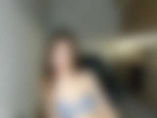 JinnyGold MILF webcam performer live streaming