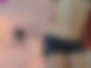 Live cam show with Tamy - Strip on CamSodaAdn