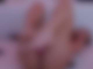 Live cam show with LilyRoselyn - Thin on Fapmatic.com