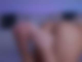 Live cam show with LilyRoselyn - Small Ass on TeamSkeetLive