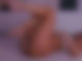 Live cam show with LilyRoselyn - Fit on Free Soda