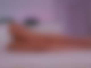 Live cam show with LilyRoselyn - Longlegs on intimatelivegirls.com