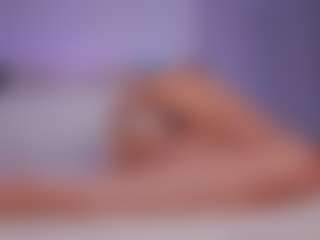 Live cam show with LilyRoselyn - Body Massage on Camming Site